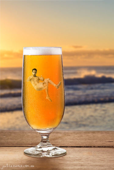 Advertising Photography - Man swimming in Beer - Photoshop and retouching
